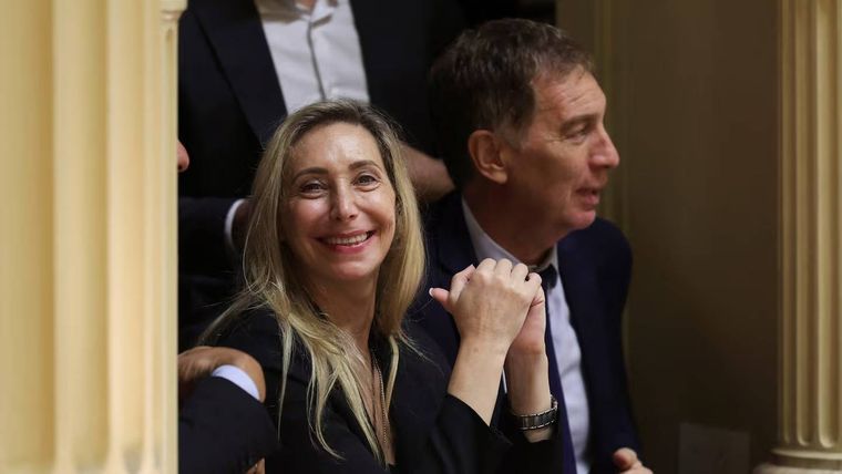 Karina Milei y Diego Santilli en el Congreso