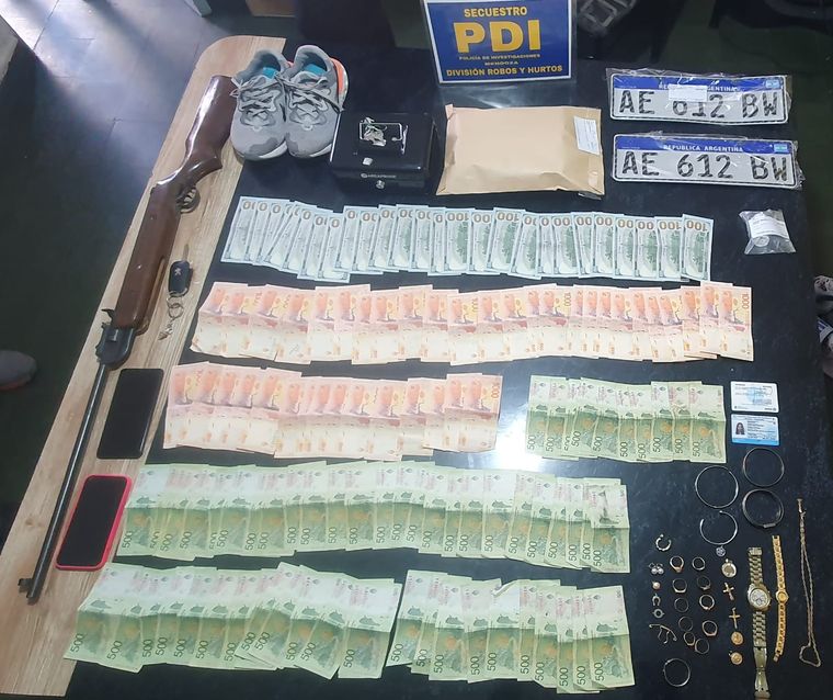 Parte del botín que le secuestraron a la banda. Foto: Ministerio de Seguridad