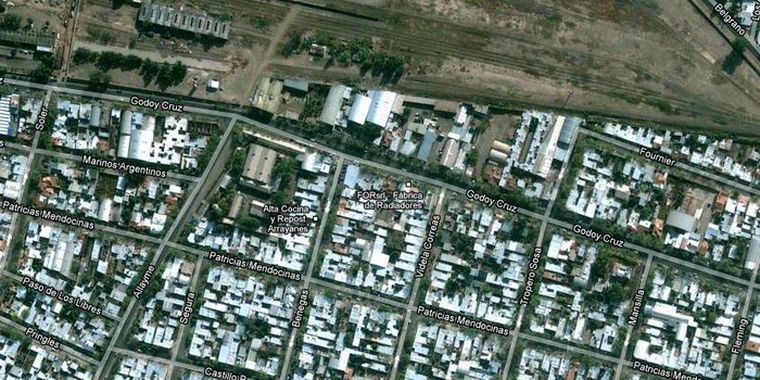 Videla Correa y Godoy Cruz, la intersección donde ocurrió el tremendo accidente.