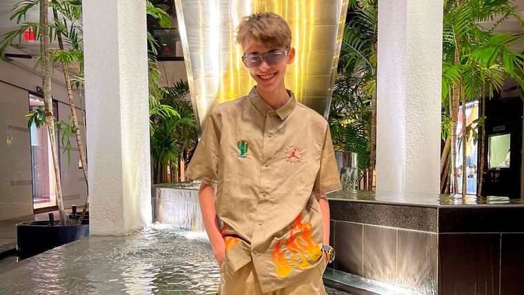 SONRISAS. ASI VIVE FELIPE EN ESTA NUEVA ETAPA DE SU VIDA.