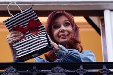 La expresidenta Cristina Fernández de Kirchner traspasará los límites de San José 1111 para ir a Comodoro Py. La expresidenta Cristina Fernández de Kirchner traspasará los límites de San José 1111 para ir a Comodoro Py.