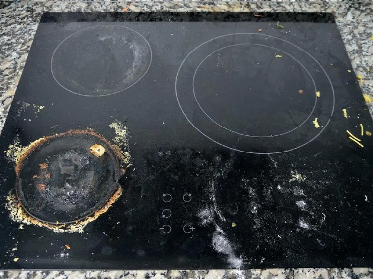 Limpiar las cocinas de vitrocerámica todavía genera algunos miedos.