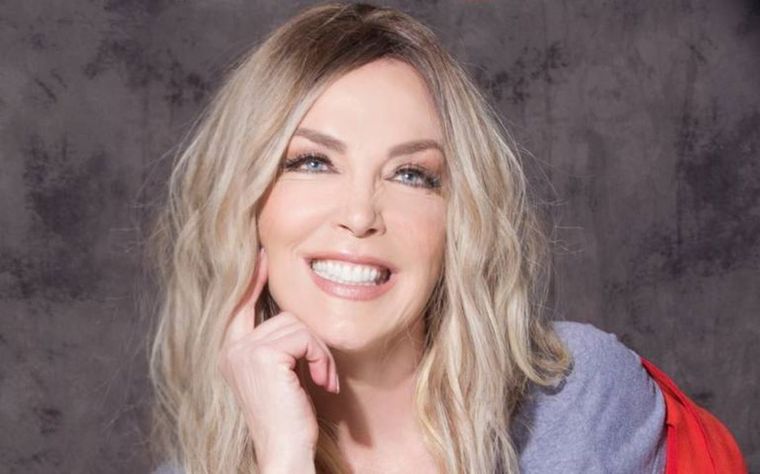 Laura Flores dejó con la boca abierta a sus seguidores con una imagen subida de tono Foto: Laura Flores / Instagram