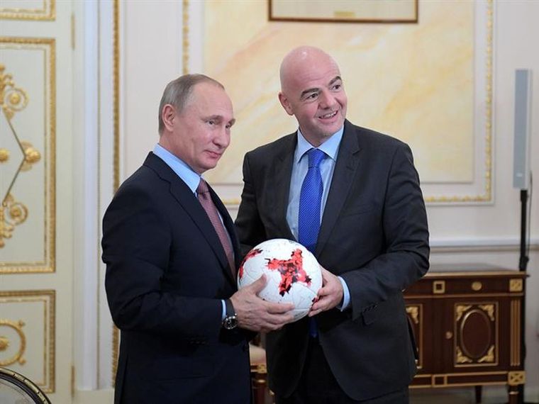 Gianni Infantino, presidente de la FIFA, fue muy cercano a Vladimir Putin durante la organización de Rusia 2018.