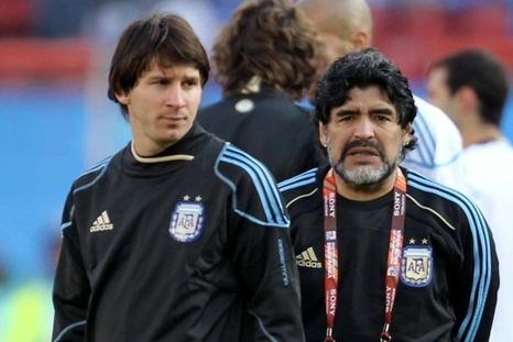 Lionel Messi o Diego Maradona, el histórico debate futbolero. Lionel Messi o Diego Maradona, el histórico debate futbolero.