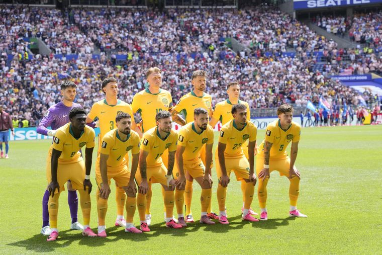 Australia está haciendo un buen Mundial: derrotó 2-0 a Turquía en el debut y luego, a pesar de la derrota ante el anfitrión Estados Unidos, dejó una buena imagen. Australia está haciendo un buen Mundial: derrotó 2-0 a Turquía en el debut y luego, a pesar de la derrota ante el anfitrión Estados Unidos, dejó una buena imagen.