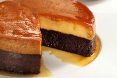 Pastel imposible, chocoflan e inminente tentación son algunos sinónimos de este postre delicioso.