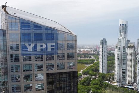 Continúa la polémica por el caso YPF Continúa la polémica por el caso YPF