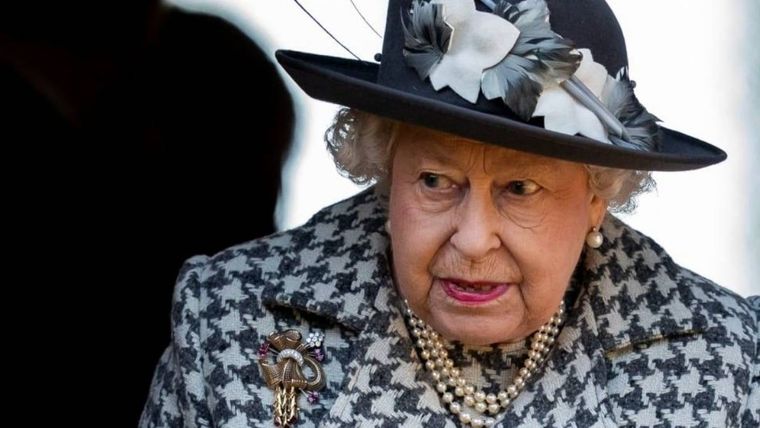 Reina Isabel II, reina Isabel, Simon Bowes-Lyon