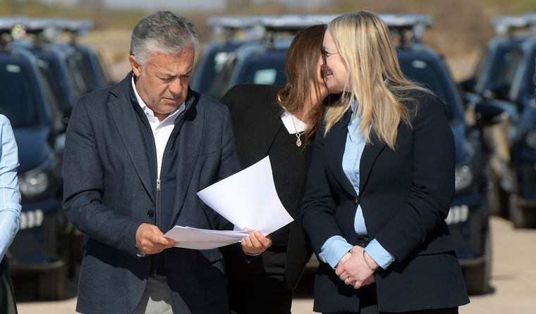 El gobernandor Alfredo Cornejo y la vicegobernadora Hebe Casado.