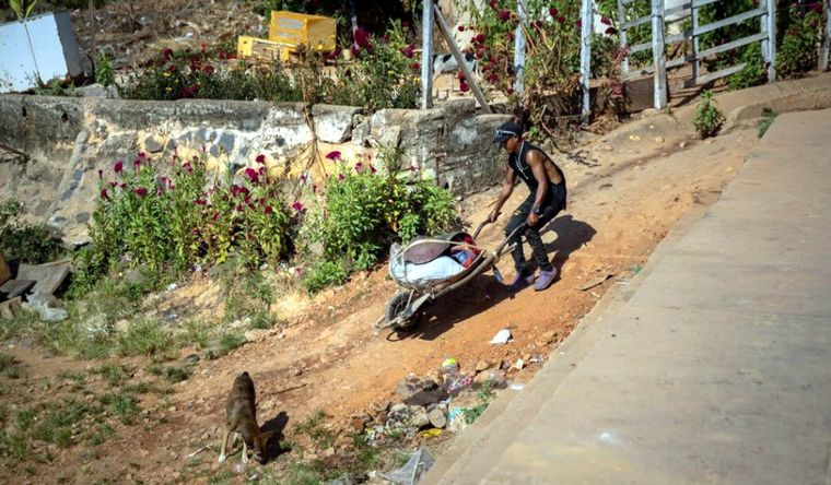 Venezuela en sitio de búsqueda de oro bajo condiciones poco propicias. Foto Efe Venezuela en sitio de búsqueda de oro bajo condiciones poco propicias. Foto Efe