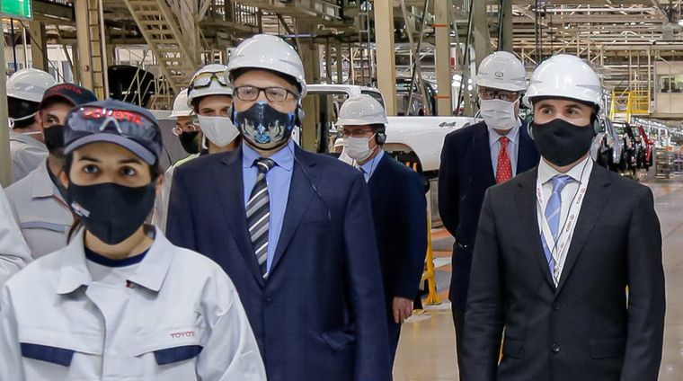 Los ministros Martín Guzmán y Matías Kulfas visitaron la planta de Toyota en provincia de Buenos Aires.