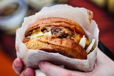 Investigadores analizan el impacto de las hamburguesas en la salud cerebral. Foto: Pexels Investigadores analizan el impacto de las hamburguesas en la salud cerebral. Foto: Pexels