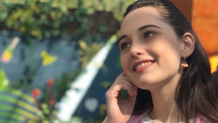Para Melodie, su producción a gran escala fue Kally's Mashup.