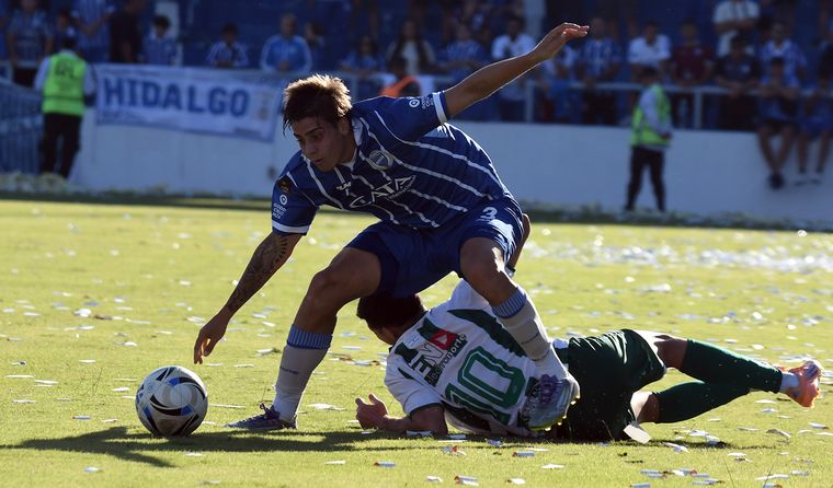 El Tomba se juega un choque clave por la punta de la zona.