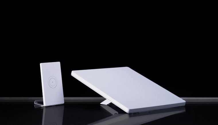 El diseño del equipo Starlink integra el router inalámbrico en la misma unidad, facilitando el uso en zonas rurales o durante viajes. El diseño del equipo Starlink integra el router inalámbrico en la misma unidad, facilitando el uso en zonas rurales o durante viajes.