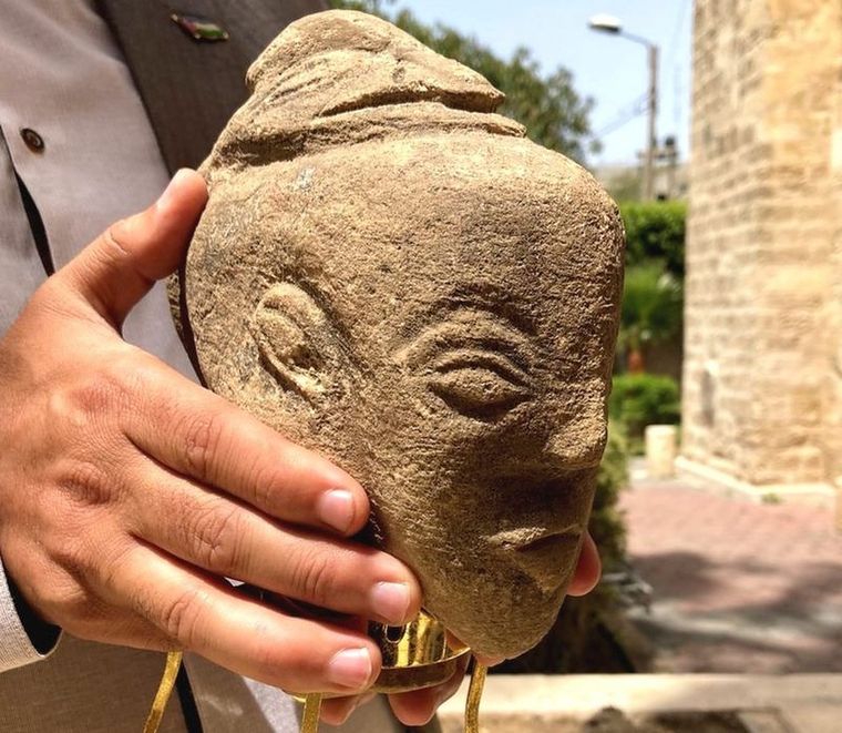 La estatua de la diosa Anat se encuentra expuesta en uno de los pocos museos de la Franja de Gaza. Foto: BBC/RUSHDI ABUALOUF