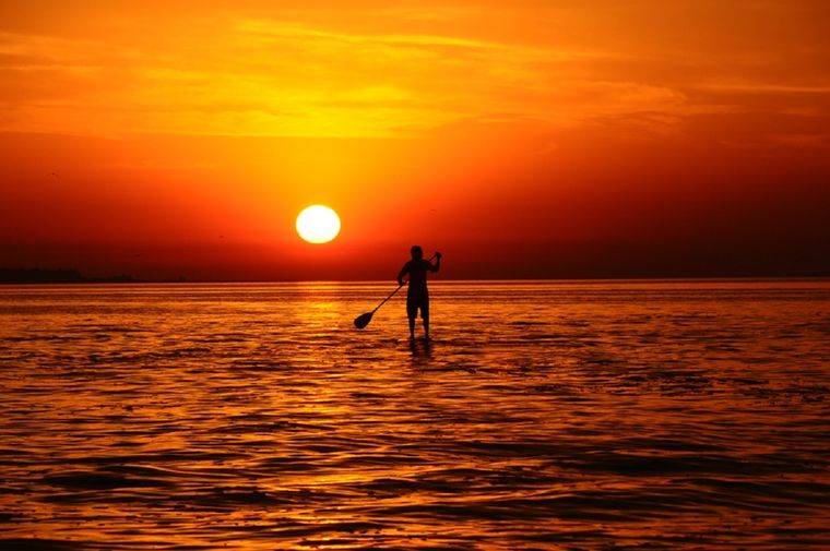 Cuándo será el solsticio de verano, el fenómeno astronómico que marca el inicio del verano y el día con más horas de luz solar del año.