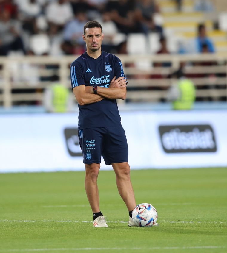 Lionel Scaloni Scaloni tendrá a Marcos Acuña en el lateral izquierdo a pesar de una molestia. Foto: EFE
