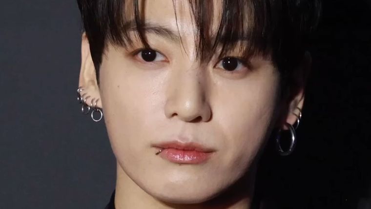 El artista coreano desafía las reglas tradicionales del K-pop con una actitud mucho más madura y frontal. El artista coreano desafía las reglas tradicionales del K-pop con una actitud mucho más madura y frontal.