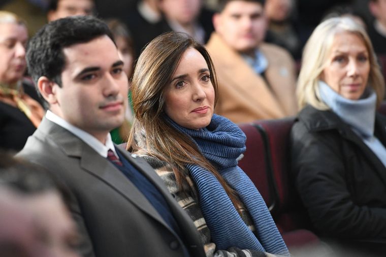 Victoria Villarruel practicó RCP en el Senado Foto: Twitter Oficial Victoria Villarruel