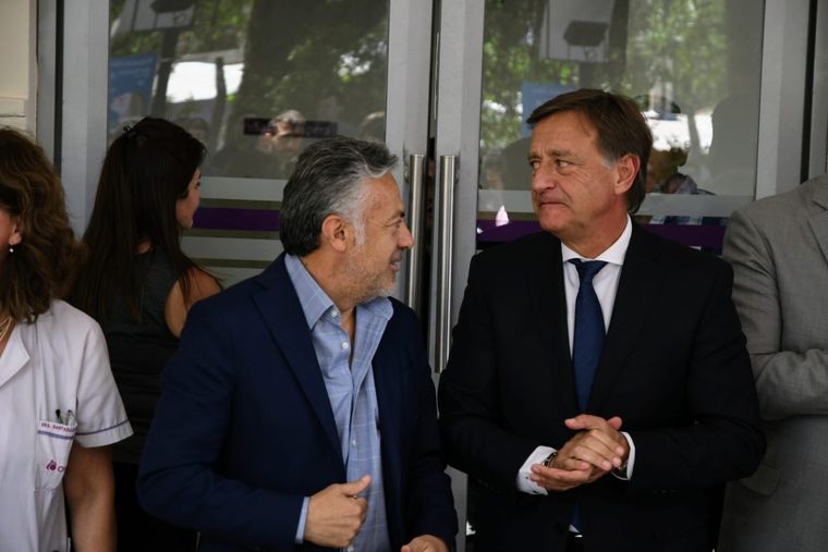 El gobernador saliente y el gobernador electo Foto: ALF PONCE MERCADO / MDZ