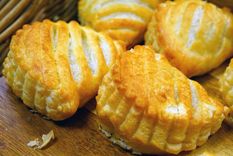 Sorprende con una joya de la pastelería francesa chausson aux pommes Foto: Shutterstock