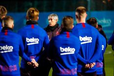 Quique Setién con sus dirigidos. FC Barcelona Foto: FC Barcelona