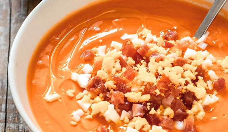 Cada familia en Córdoba guarda su propia versión de la receta como un tesoro culinario. Cada familia en Córdoba guarda su propia versión de la receta como un tesoro culinario.