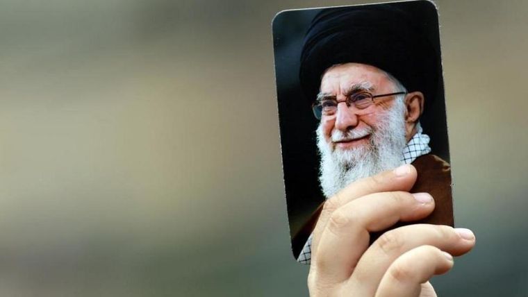 A pesar de la muerte de Alí Jamenei, en Irán la estructura de la nación islámica continúa operando y se busca un sucesor.