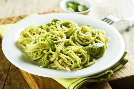 Con estos espaguetis con salsa de brócoli deleitarás a tu familia Foto: Shutterstock