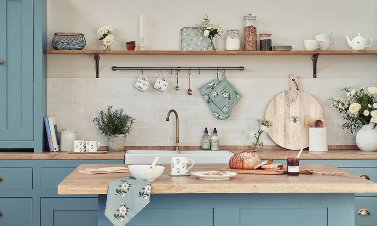 Este es lo que deberías hacer en tu cocina para aportarle iluminación Foto: Revista HOLA