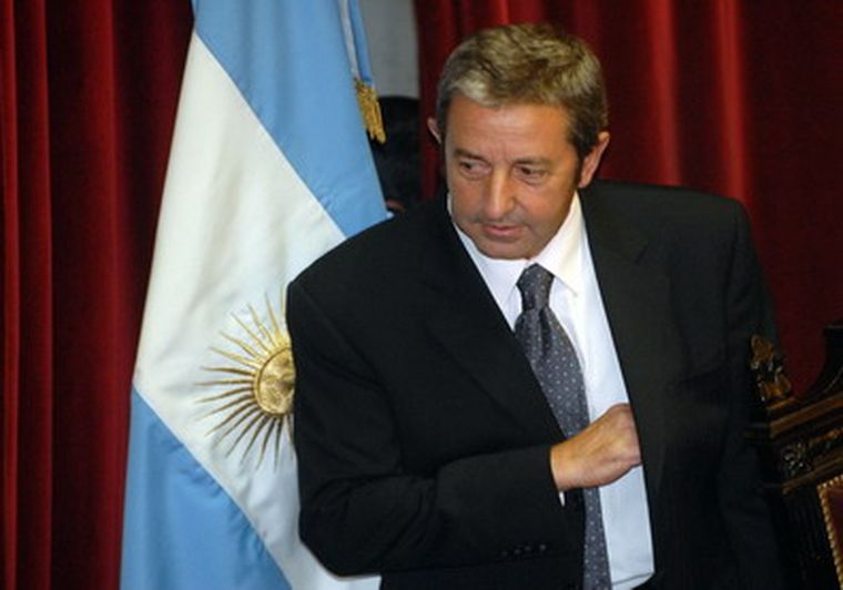 Cobos sólo saludó a la comitiva mendocina. Foto: NA