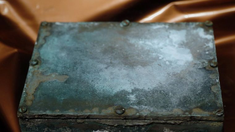 Imagen meramente ilustrativa: una cápsula del tiempo, que fue colocada bajo una piedra en 1795, en EEUU.