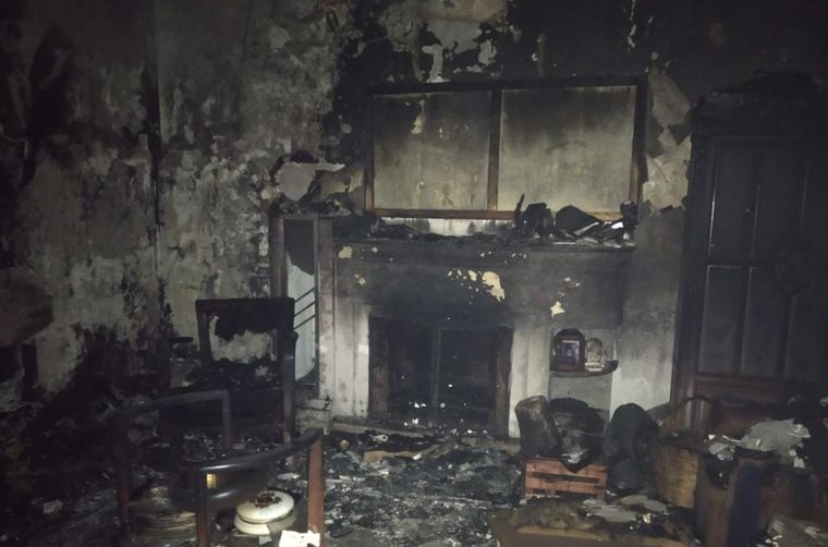 Grandes pérdidas El incendio se produjo a metros de calle San Martín.