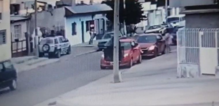 La mujer es buscada por la Policía de Comodoro Rivadavia y por los padres de la niña