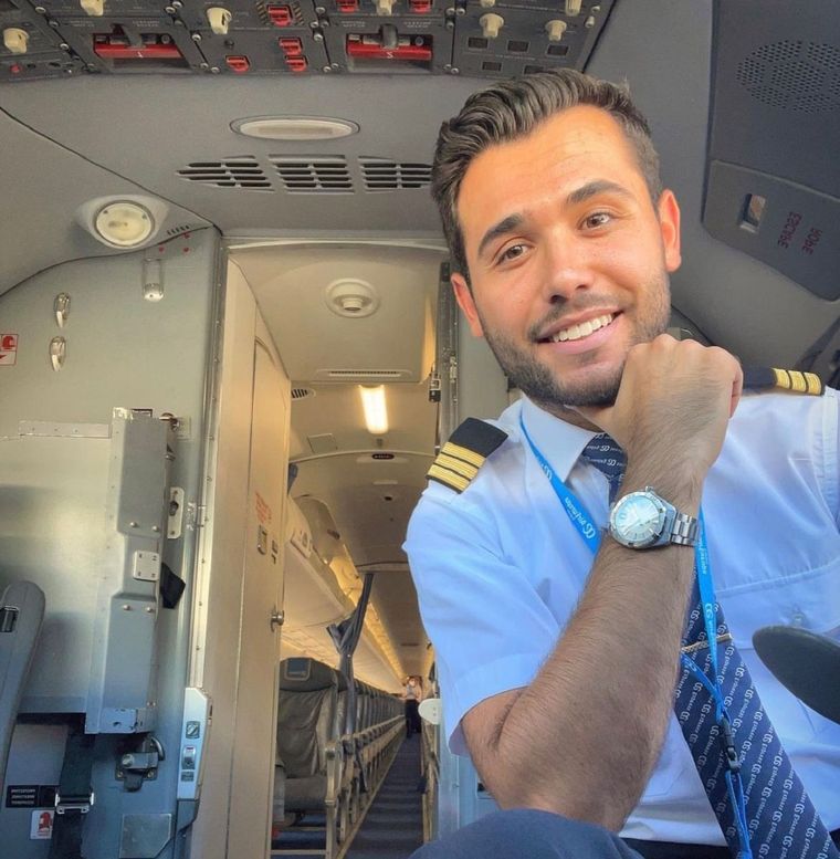 Jordi Jacas es un piloto español que emocionó a todos con un discurso dedicado a sus padres. Foto: Instagram Jordi Jacas