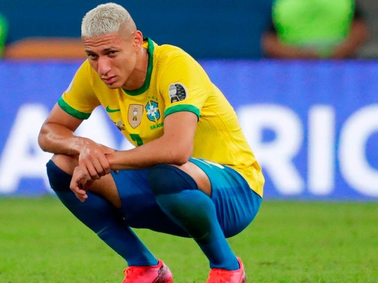 Richarlison abrió su corazón y conmovió a todos. Foto: EFE