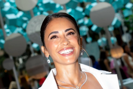 El nuevo look de Antonela Roccuzzo. El nuevo look de Antonela Roccuzzo.