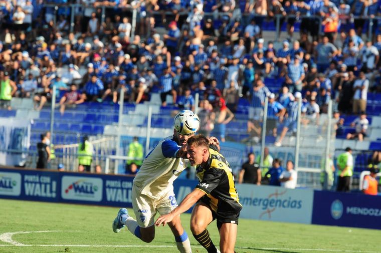 El público alentó todo el partido, pero se cansó. El público alentó todo el partido, pero se cansó.