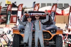 Mathieu Baumel volvió al Rally Dakar como copiloto de Guillaume de Mévius y juntos ganaron la primera etapa.