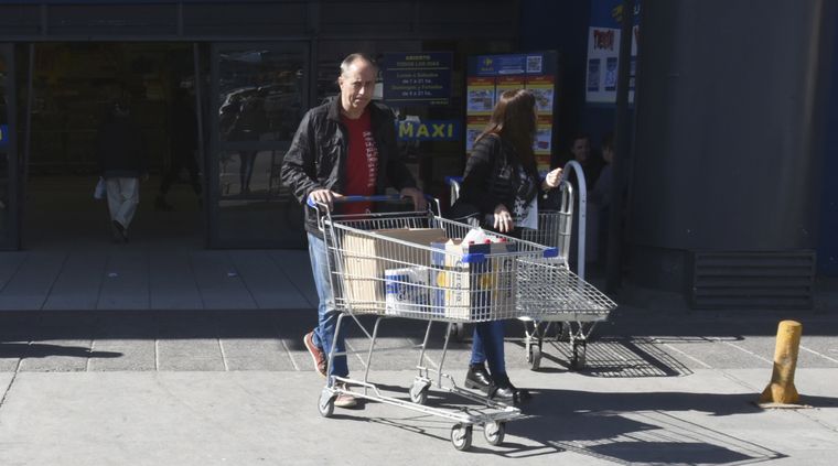 Los supermercados mayoristas no saben exactamente que medidas tomarán luego de las PASO Foto: Rodrigo DAngelo / MDZ