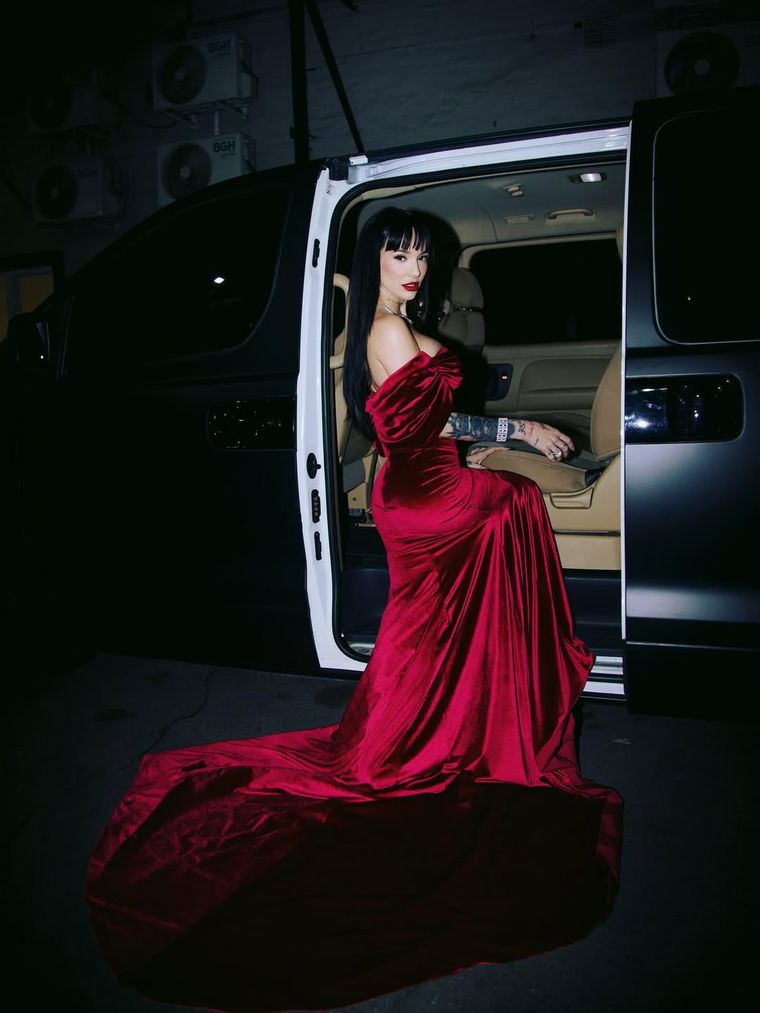 La Joaqui, Pucheta Paz y un look que brilló en los Premios Gardel.