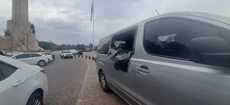 Así quedó el vehículo tras el robo Foto: Twitter: @LT8am830