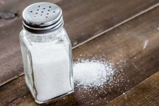 6 mitos sobre el consumo de sal (y cuál es la cantidad recomendada al día)