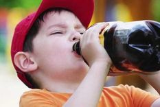 Los riesgos van desde problemas óseos y dentales hasta alteraciones en el comportamiento y obesidad. Foto: Archivo