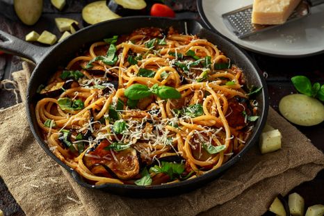 Pasta alla Norma original: receta con berenjenas digna de Sicilia. Pasta alla Norma original: receta con berenjenas digna de Sicilia.