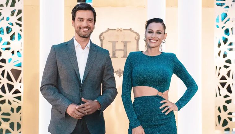 Chino Leunis y Pampita, los conductores de El Hotel de los Famosos 2 Foto: Cortesía