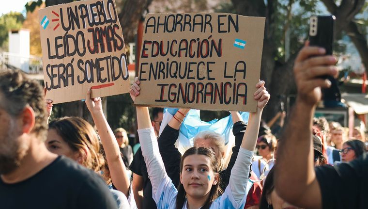 El Gobierno volvió a cargar contra las universidades. Foto: Santiago Tagua/MDZ