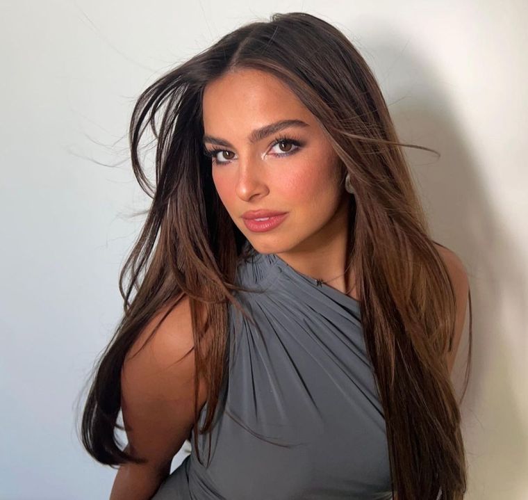 Foto: https://www.cosmopolitan.com/es/famosos/noticias-famosos/a40086492/addison-rae-kourtney-kardashian-boda/